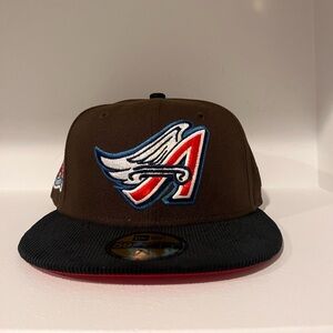 Anaheim Angels Fitted Hat Size 7 1/4 Corduroy brim Black/brown.